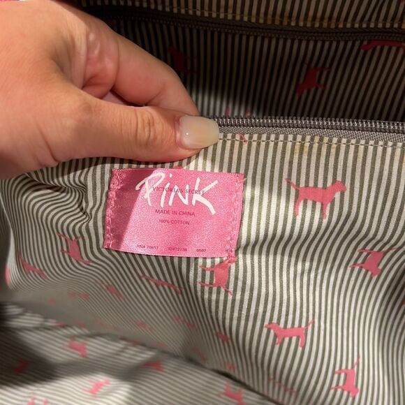 Vintage Pink VS Rolling Carry On Luggage - Picture 10 of 14